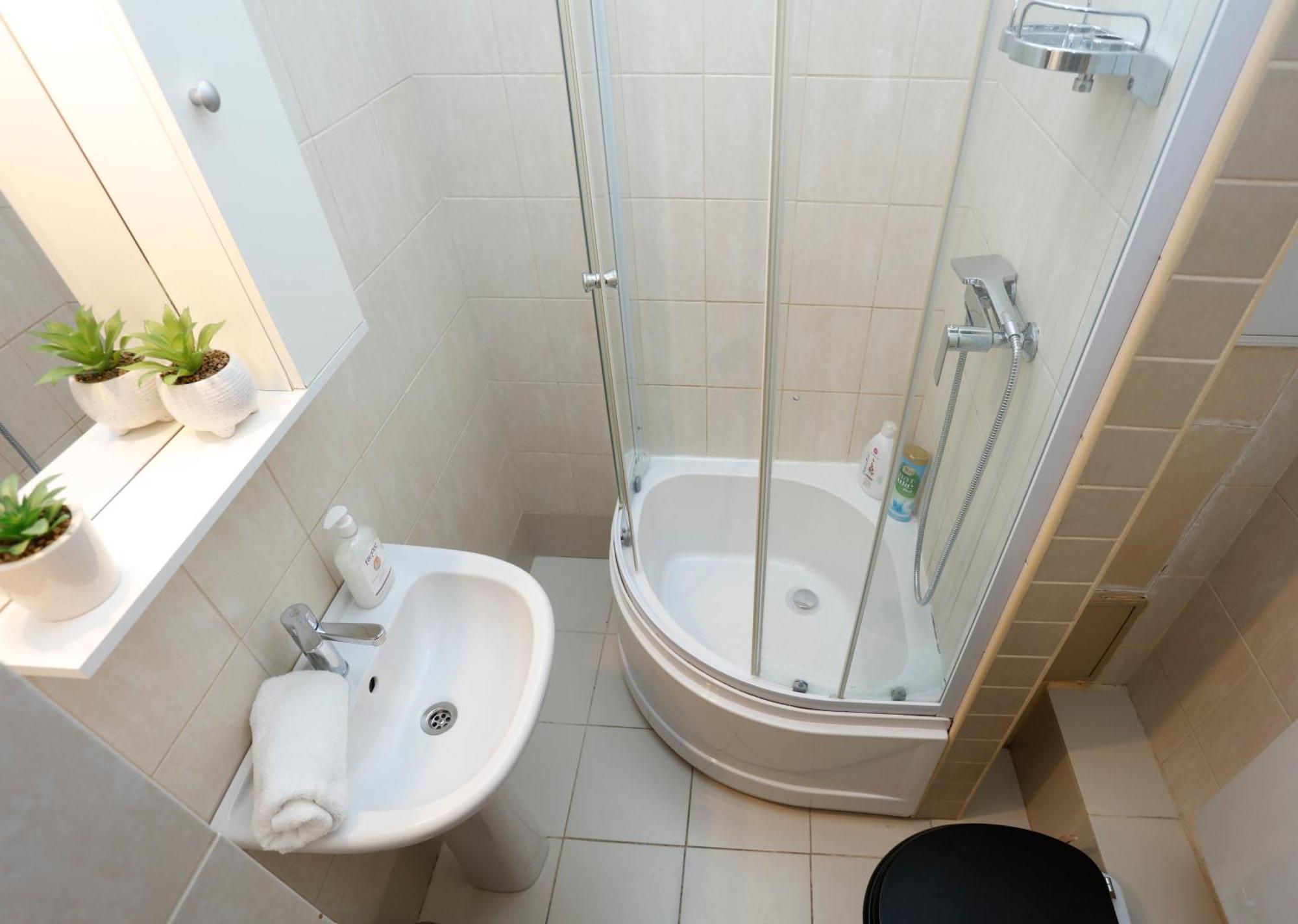 Enchanting Retreat - Historic Old Town - Pet-Friendly Haven - Steps From Unirii Bucarest Extérieur photo