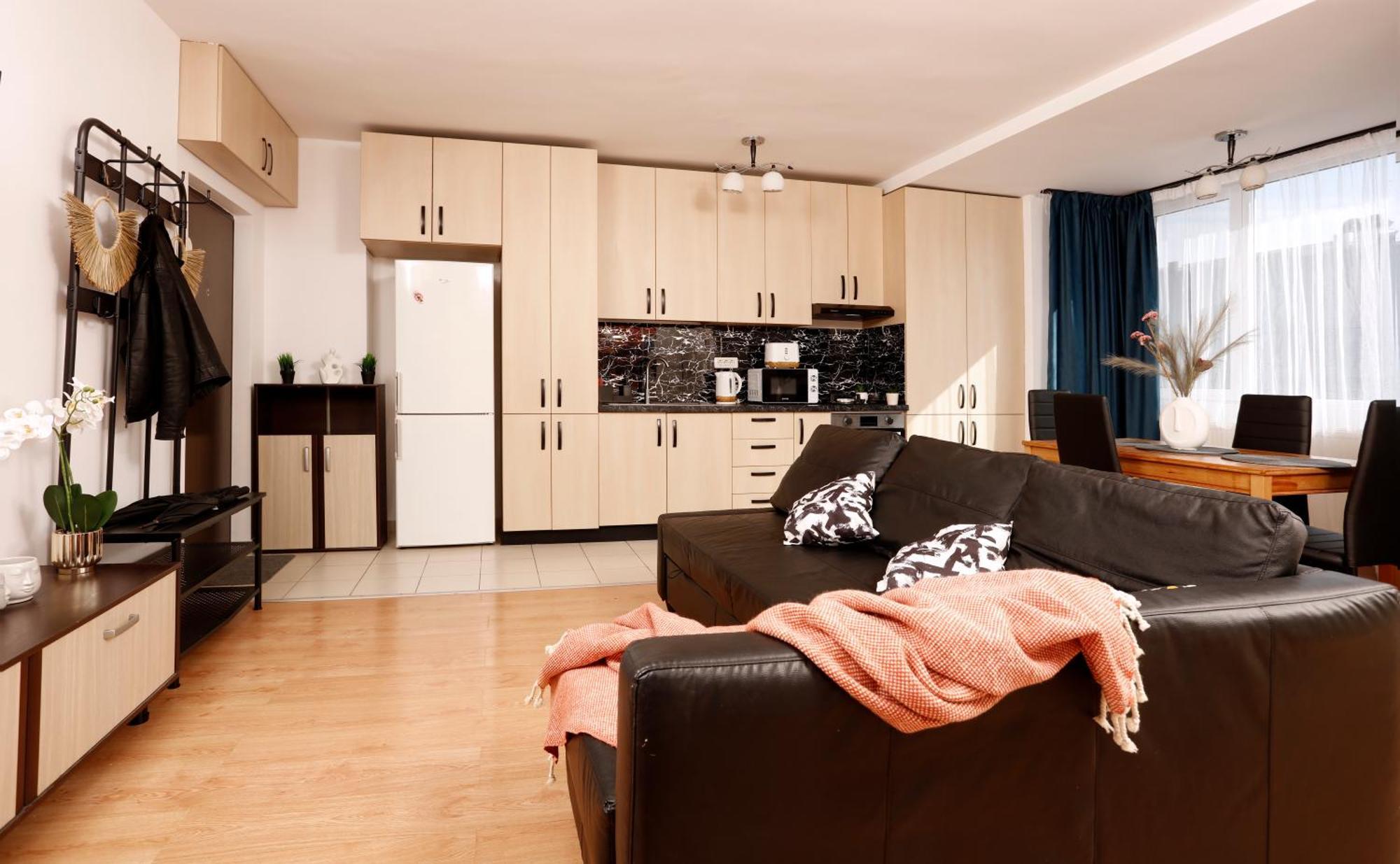 Enchanting Retreat - Historic Old Town - Pet-Friendly Haven - Steps From Unirii Bucarest Extérieur photo